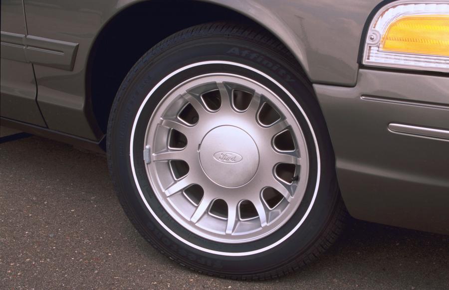  Ford Crown Victoria 1998 года  (фото 141 из 161)